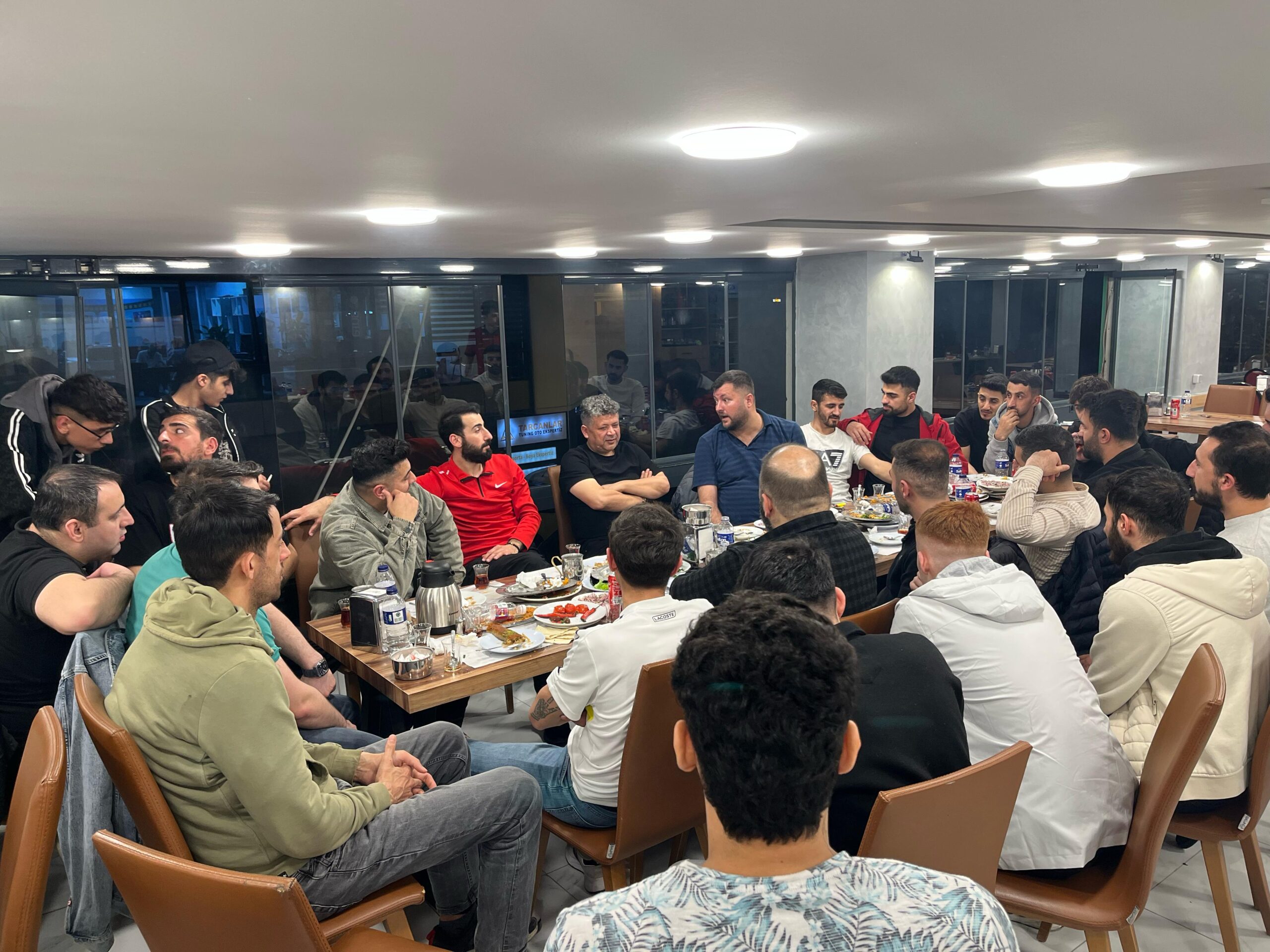 Petrolspor Taraftarları İstanbul’da İftarda Buluştu