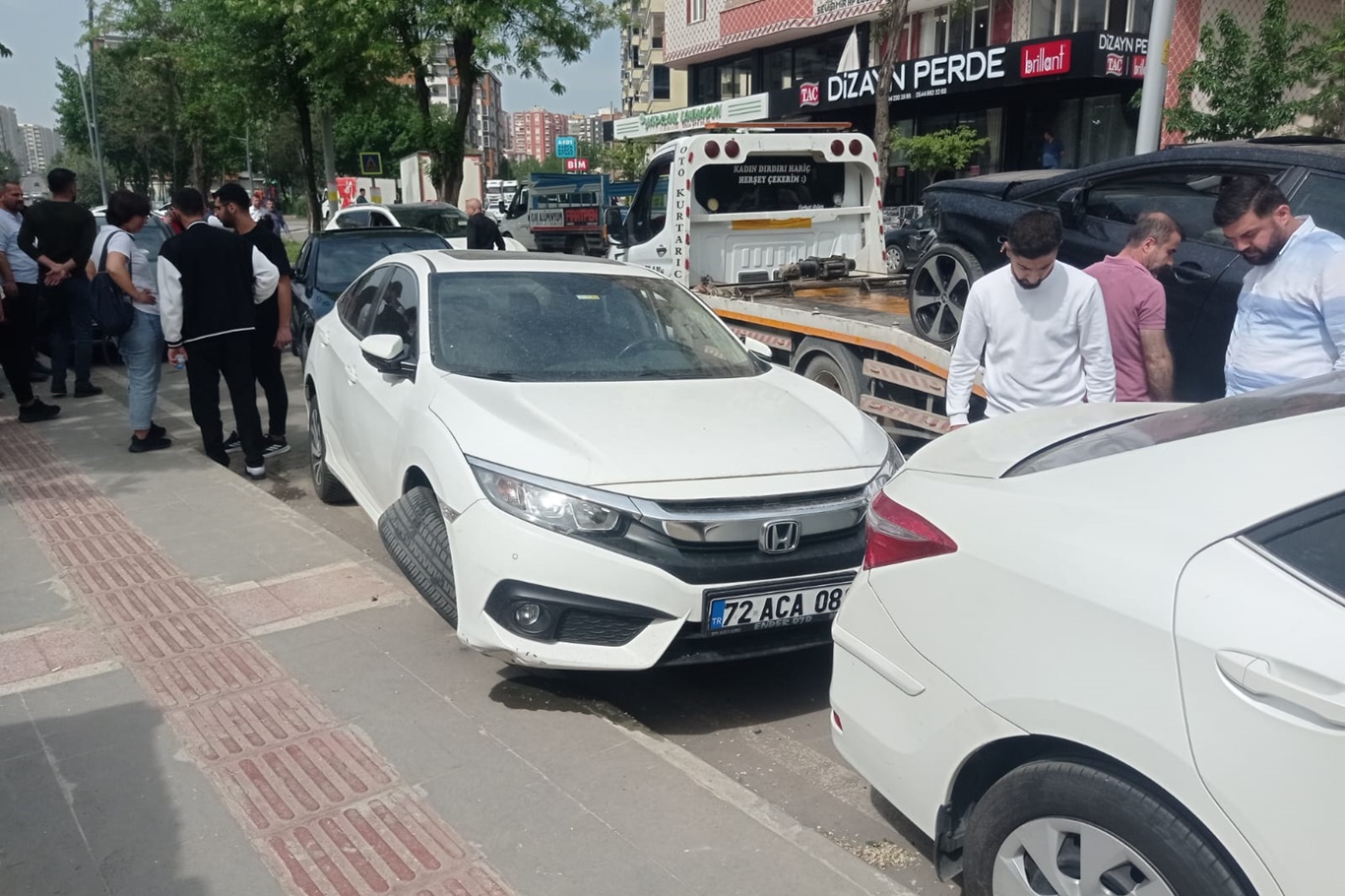 Batman’da Zincirleme Kaza: 4 Araç Hasar Gördü