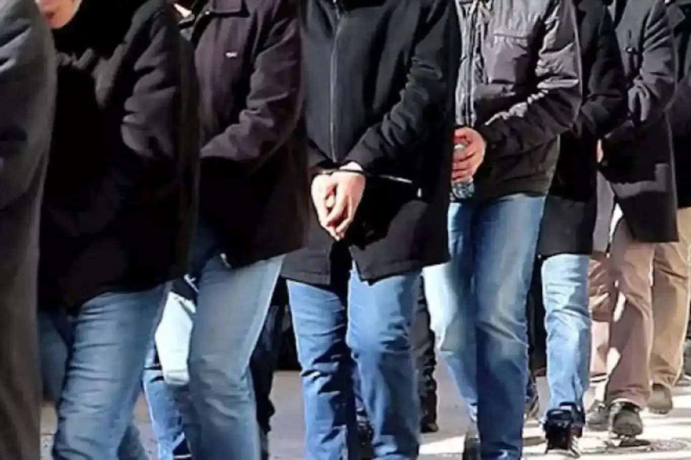 DAİŞ Operasyonunda 20 Şüpheli Yakalandı