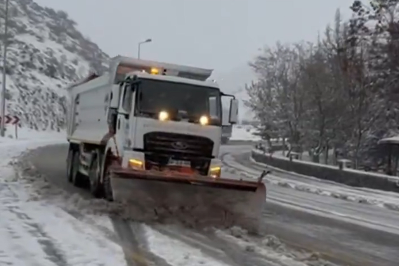 Kayseri Bağlantılı Kara Yolları Karla Mücadelenin Ardından Yeniden Ulaşıma Açıldı