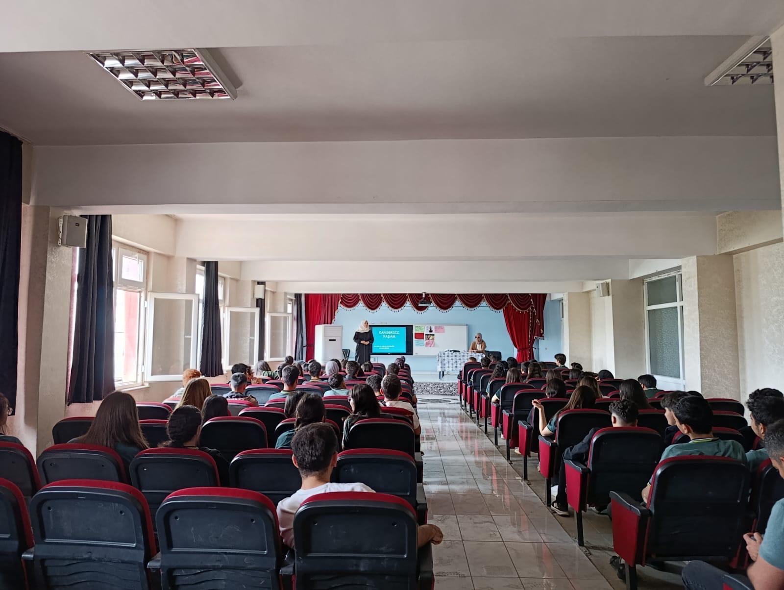 Lise Öğrencilerine Kanserden Korunma Eğitimi