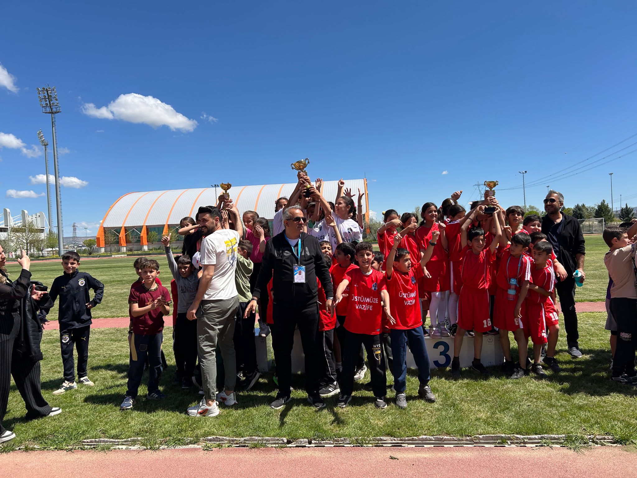 Minik Atletler 4 Kategoride Yarıştı