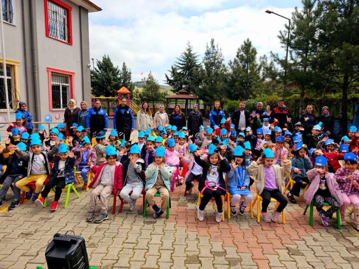 Miniklere Güvenlik ve Trafik Eğitimi