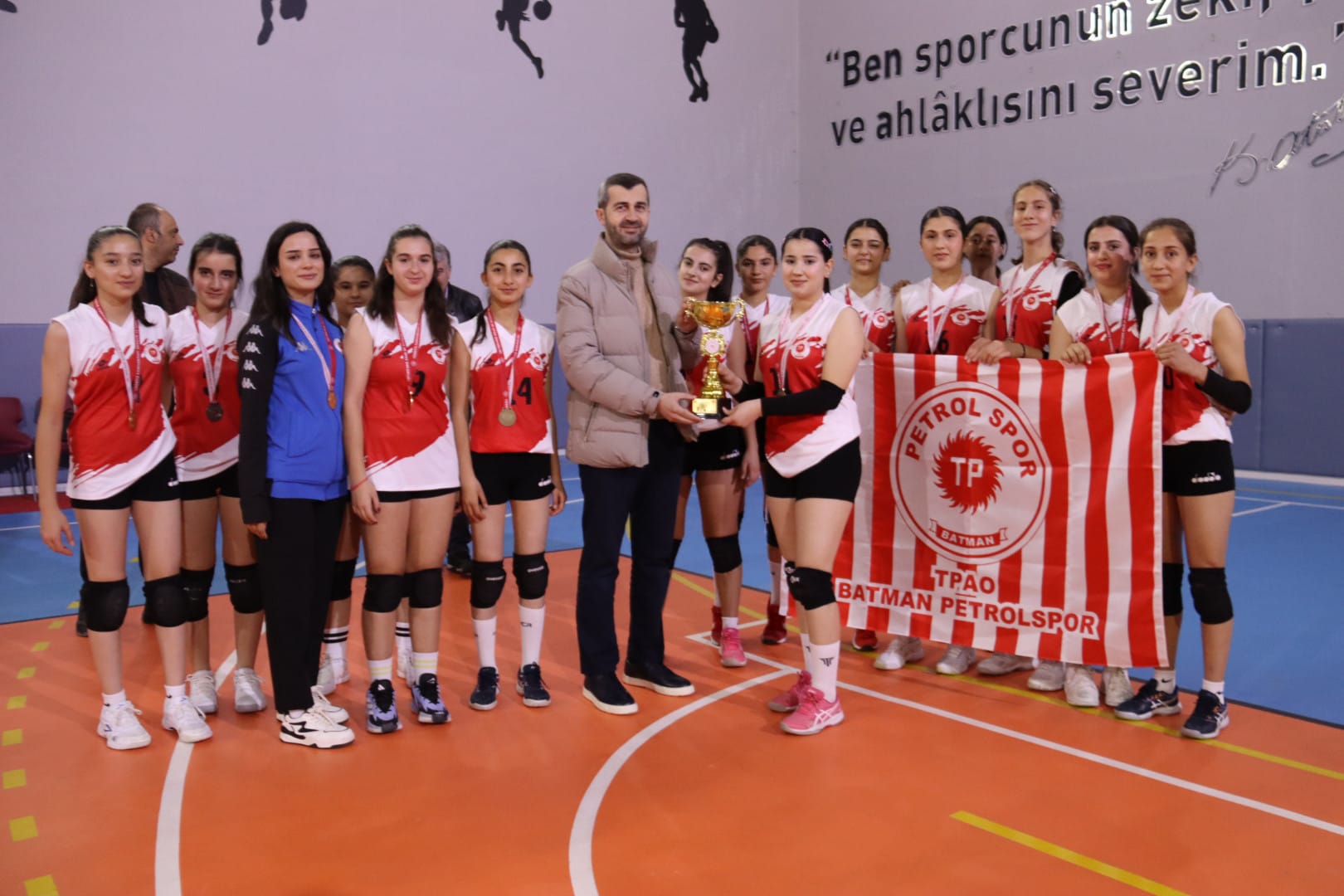 Petrolspor Küçük Kızlar Voleybol Şampiyonu Oldu