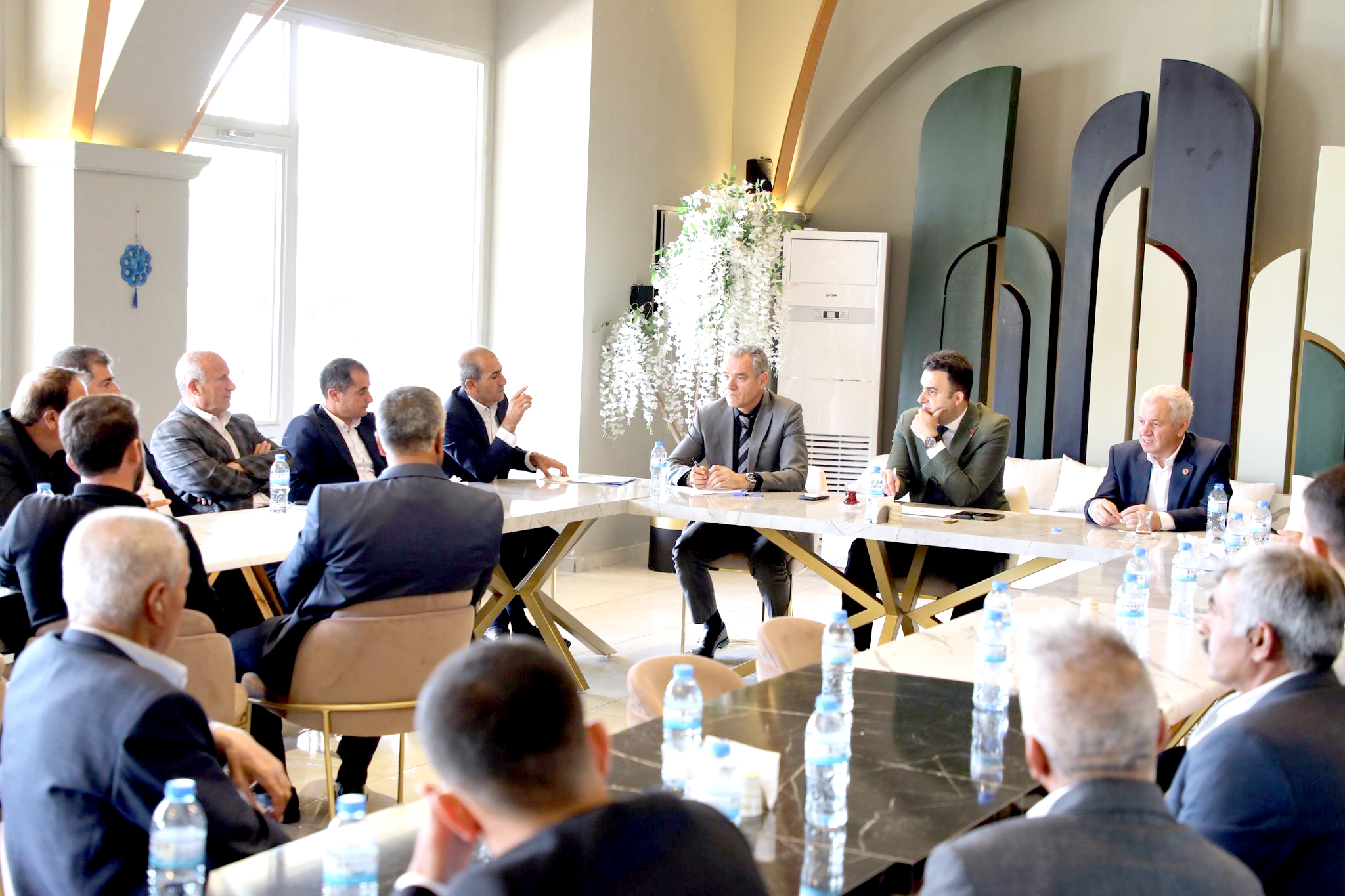 Hasankeyf Kaymakamı İmrak, Muhtarlarla Bir Araya Geldi