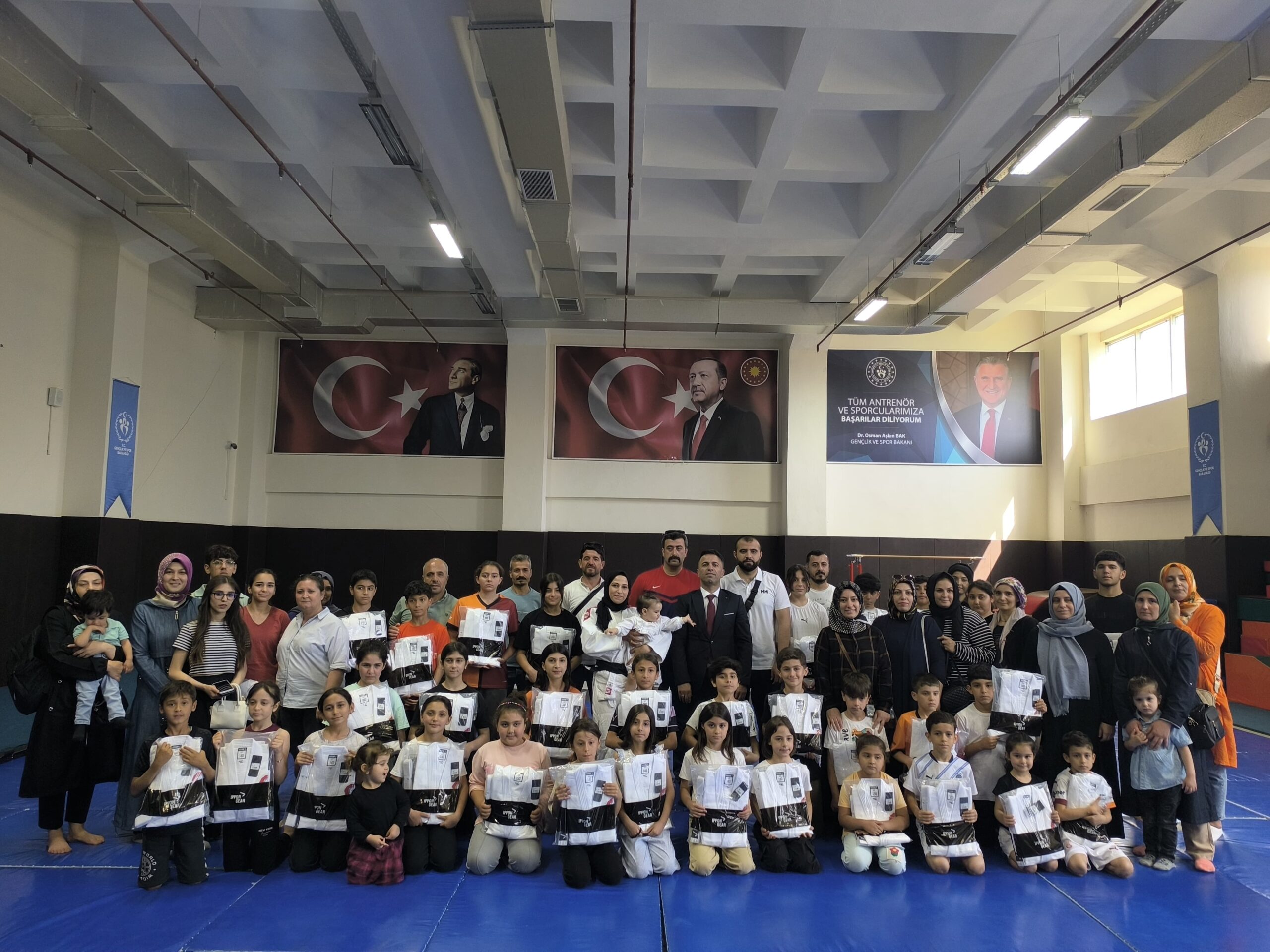 50 Judocuya Judo Elbisesi Desteği