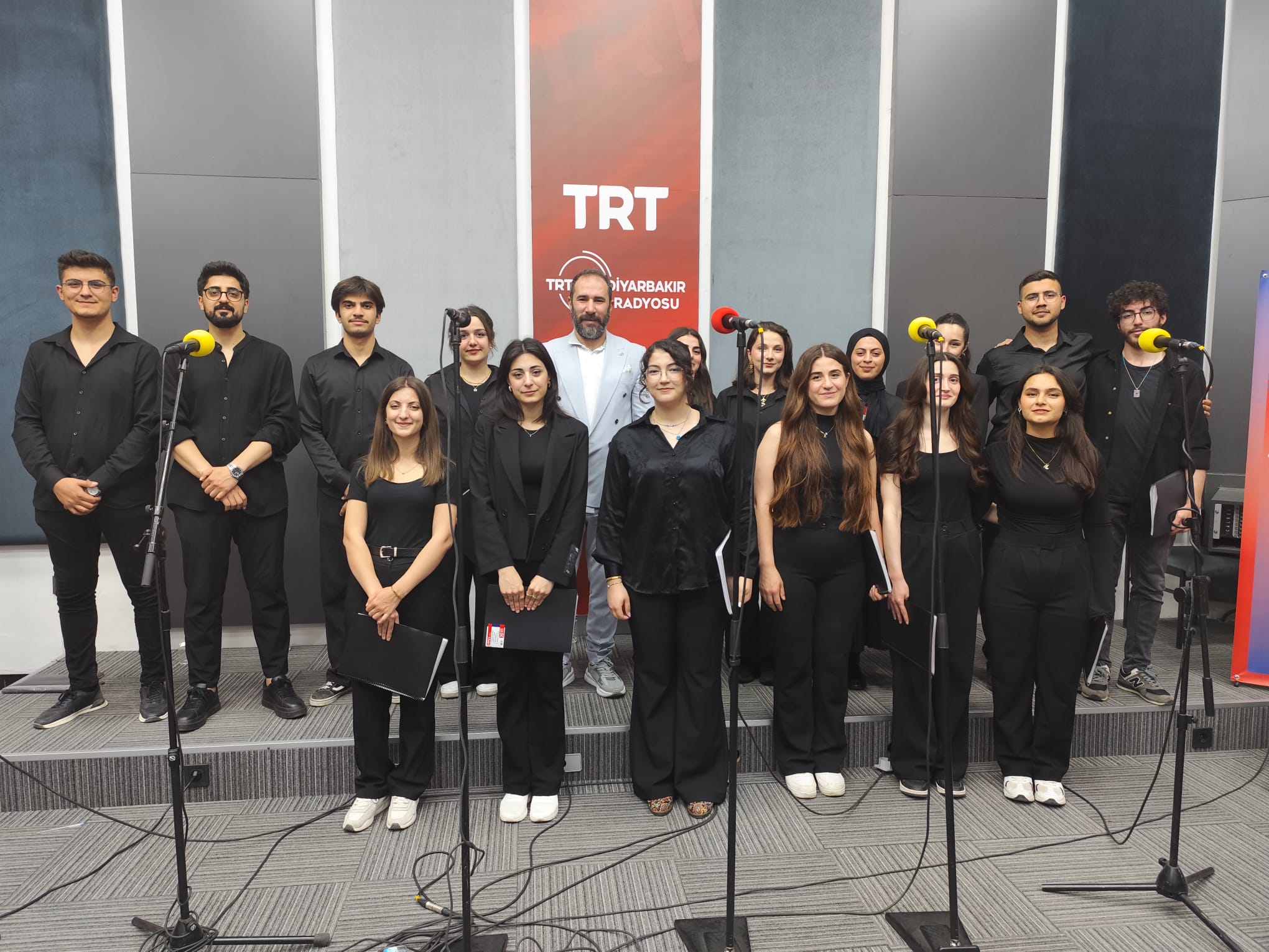 Batman Üniversitesi Korosu TRT Türkü’de Sahne Aldı