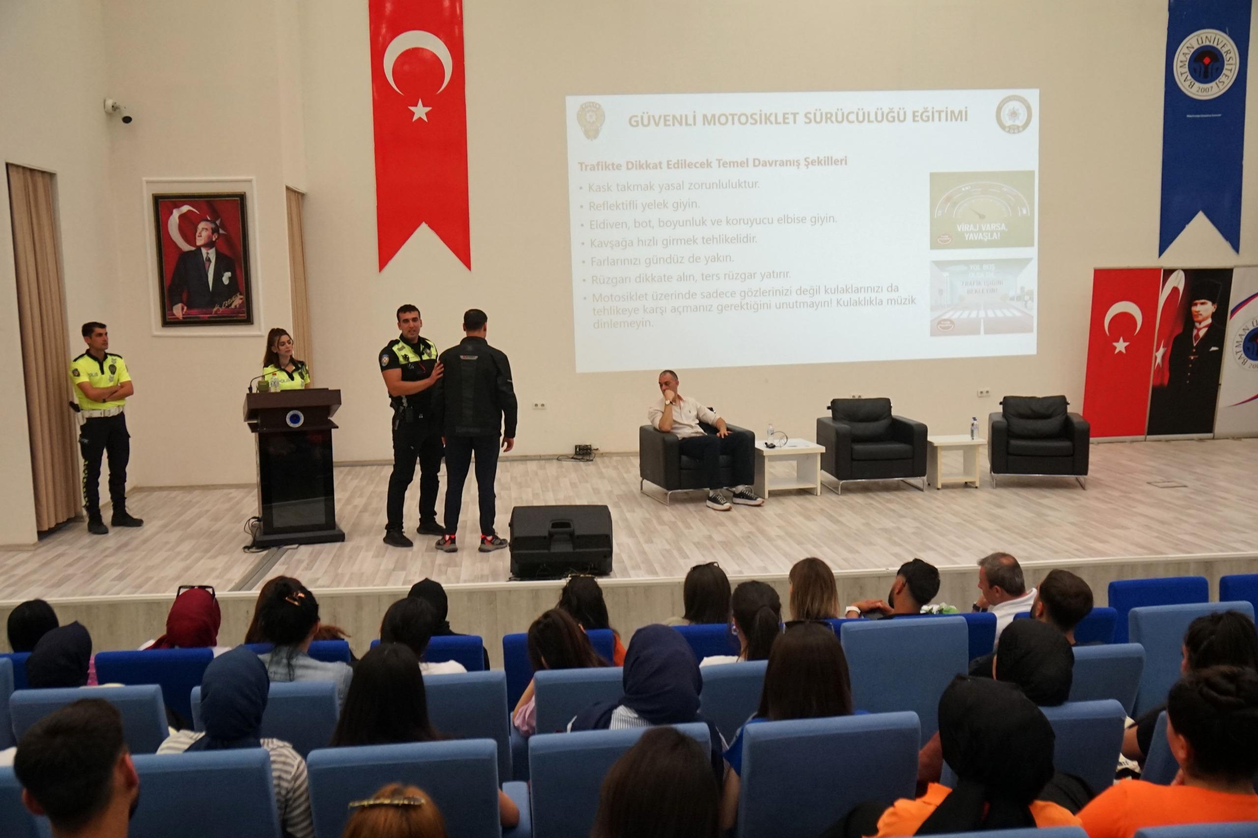 Batman Üniversitesi’nde Trafik Haftası Konferansı Düzenlendi