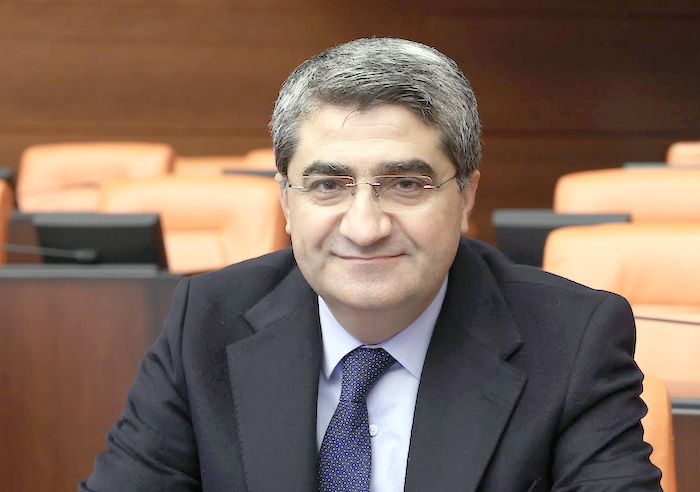 Ekmen: “Batman’ın Sesi Kayseri’de Duyulsun”