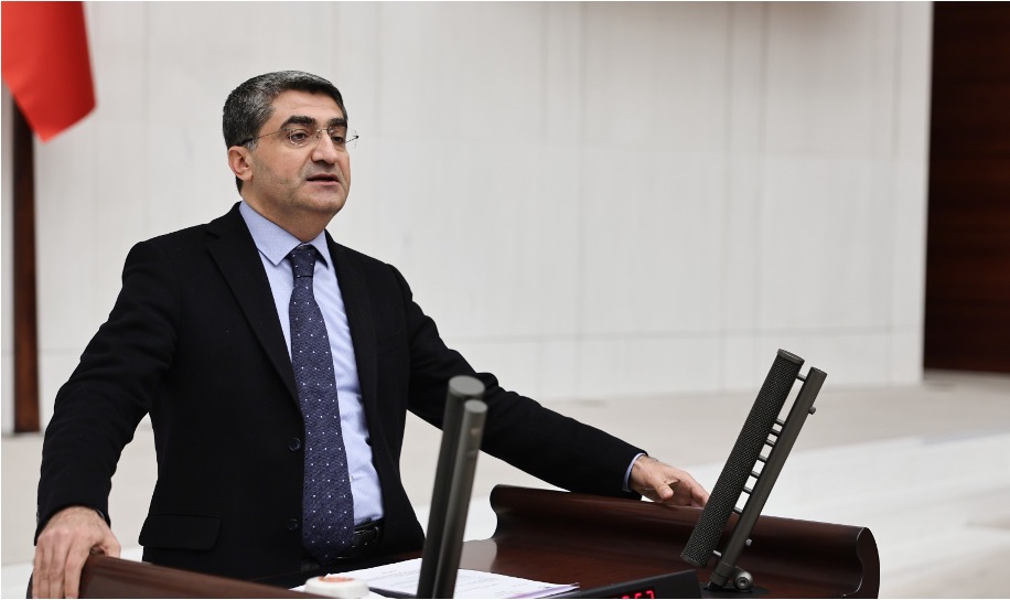 Ekmen: “Meclis, Şartsız Olarak Devreye Girmeli”