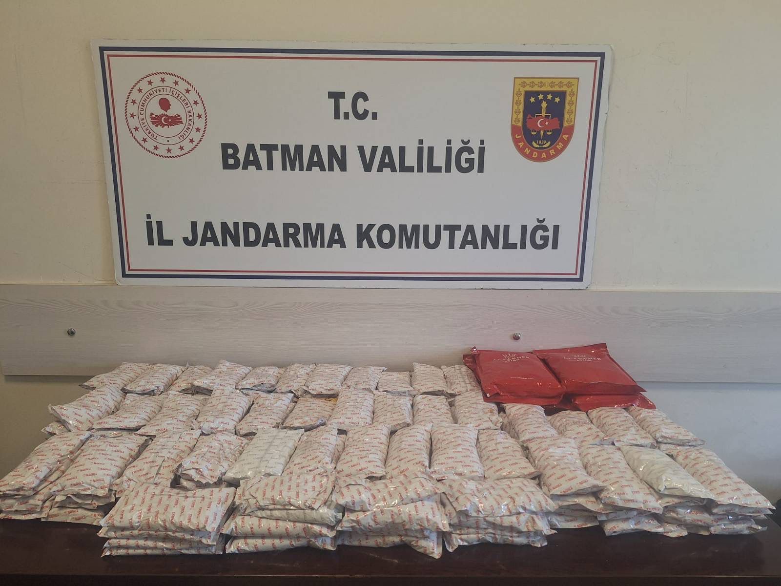 Hasankeyf’te 53 Kilo Kaçak Nargile Tütünü Ele Geçirildi