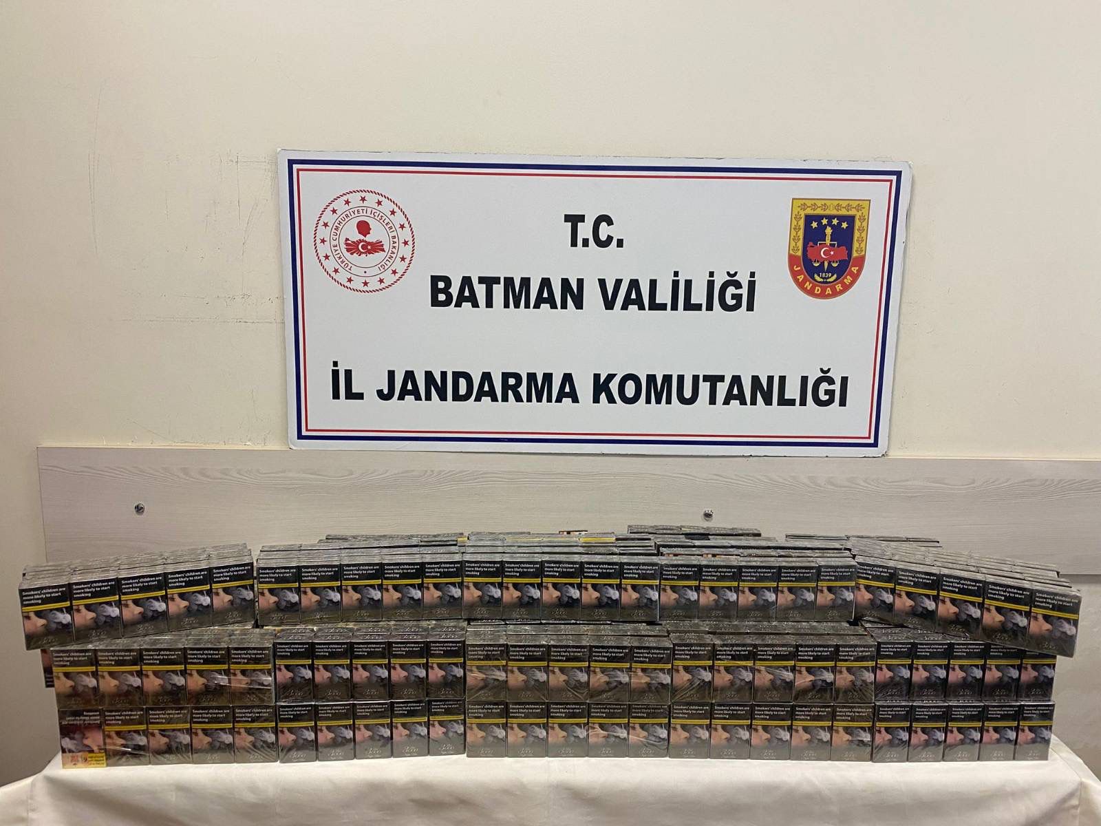 Hasankeyf’te Uygulama Noktasında Kaçak Sigara Yakalandı