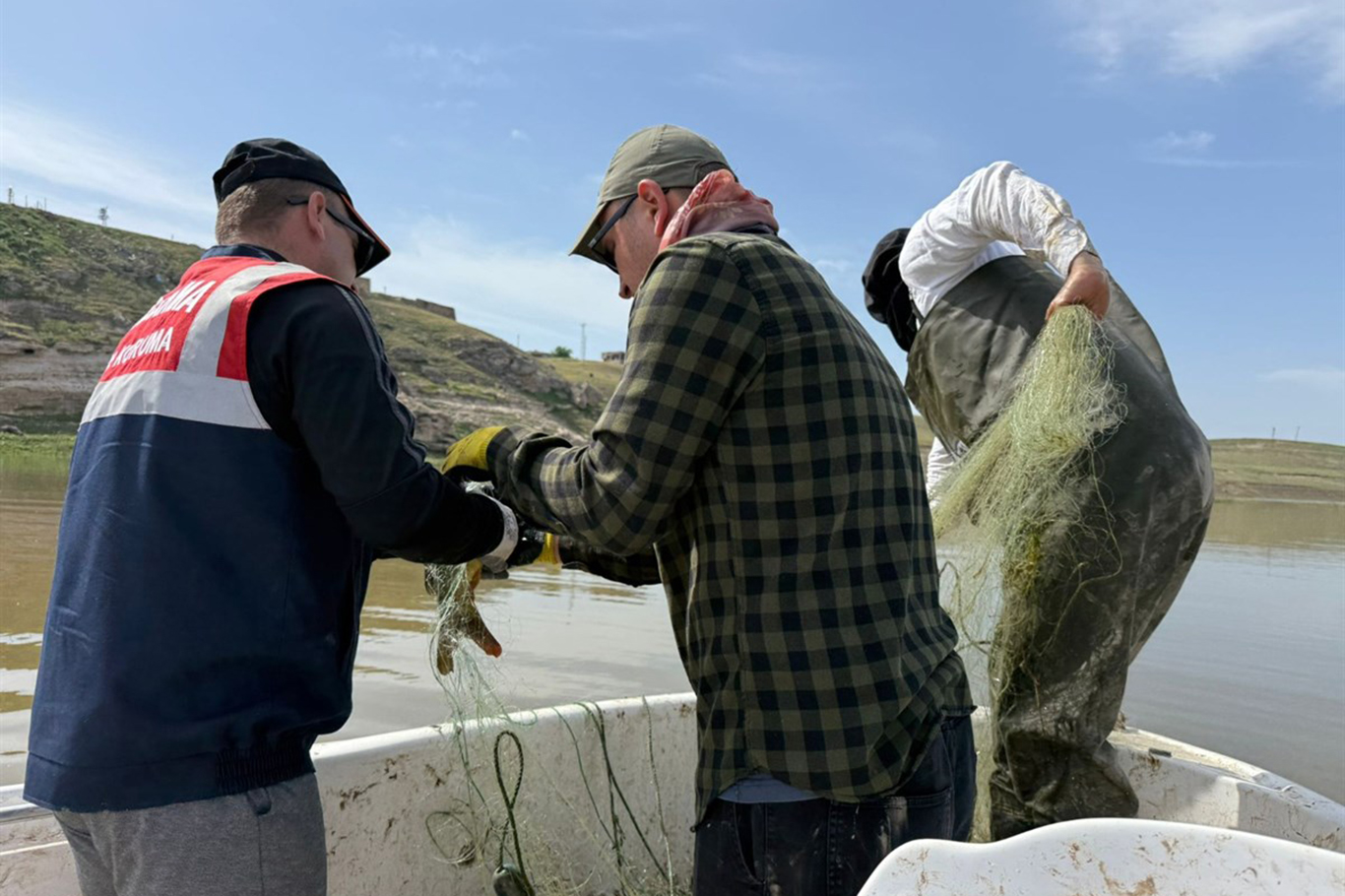 Kaçak Balık Avcılarına 83 Bin TL Ceza