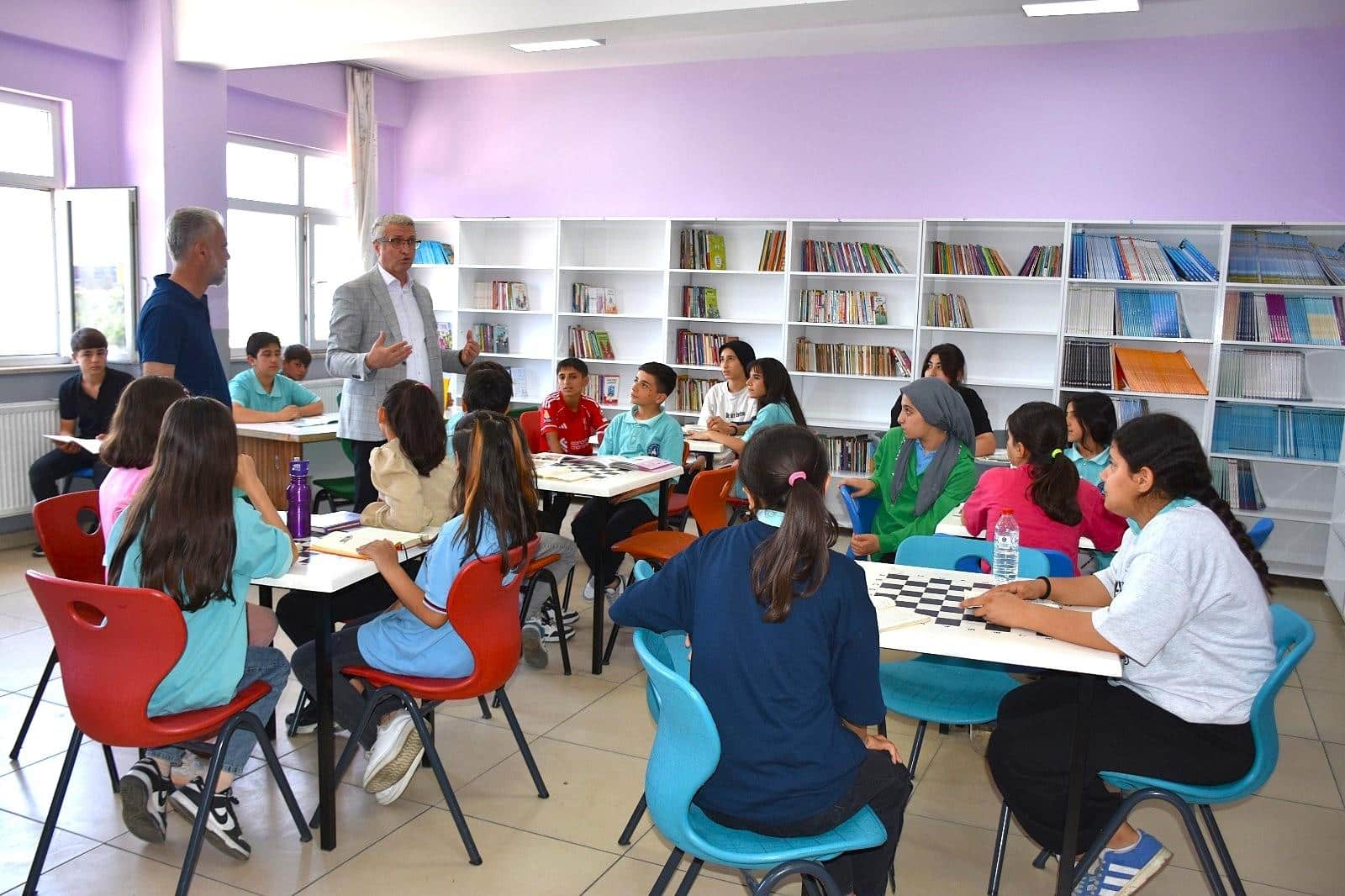 Müdür Ciğer, Necat Nasıroğlu Ortaokulu’nu Ziyaret Etti