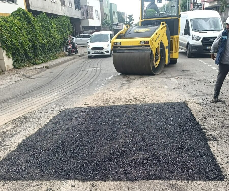 Selimiye Camii Önünde Asfalt Yama Çalışması Tamamlandı
