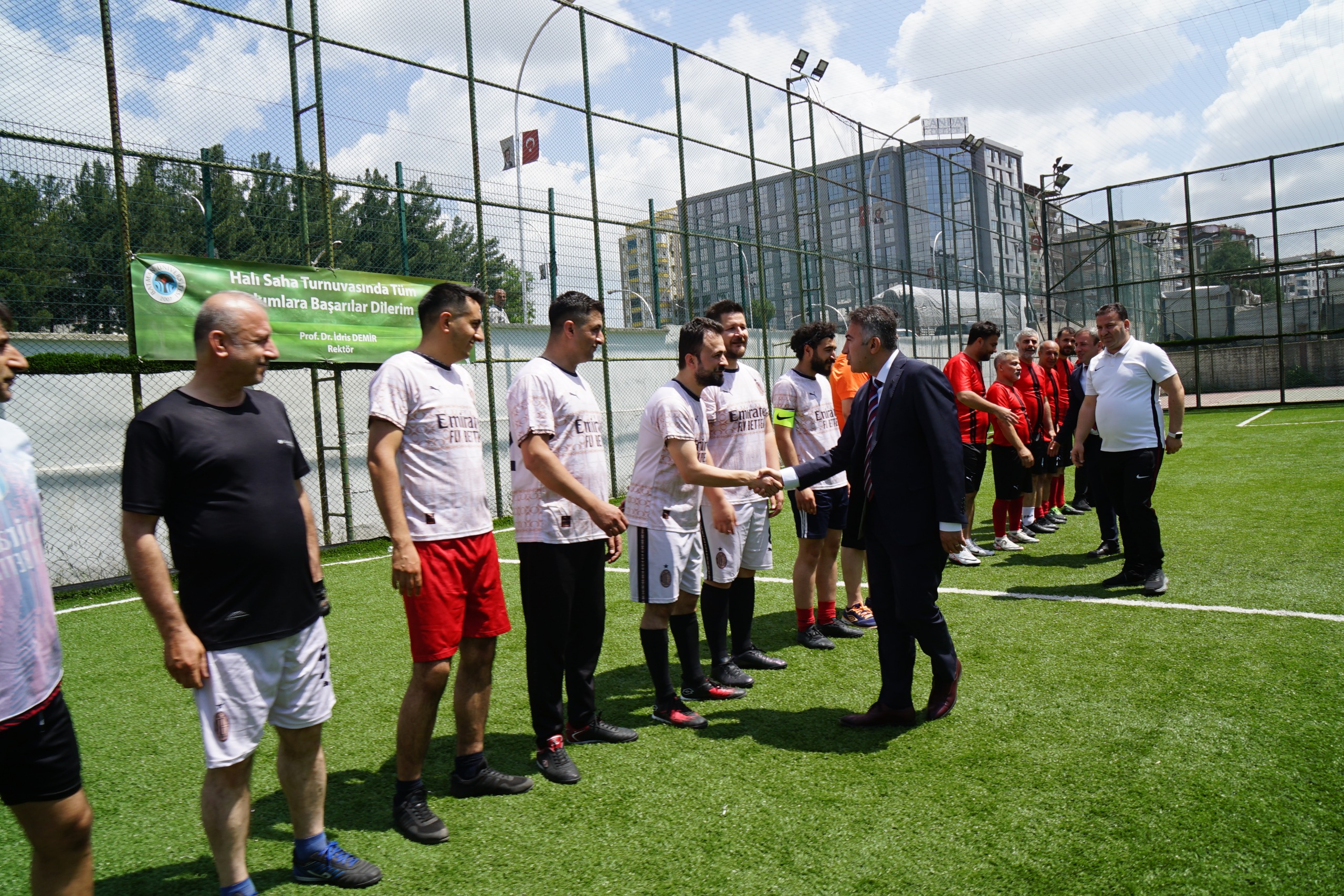 Üniversitede Futbol Turnuvası Başladı
