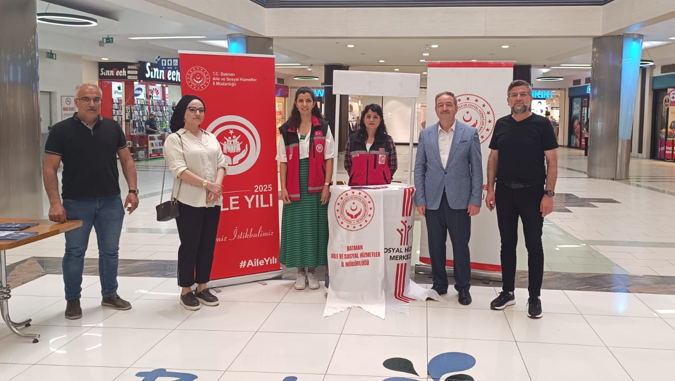 “Aile Yılı” Tanıtım Standına Yoğun İlgi