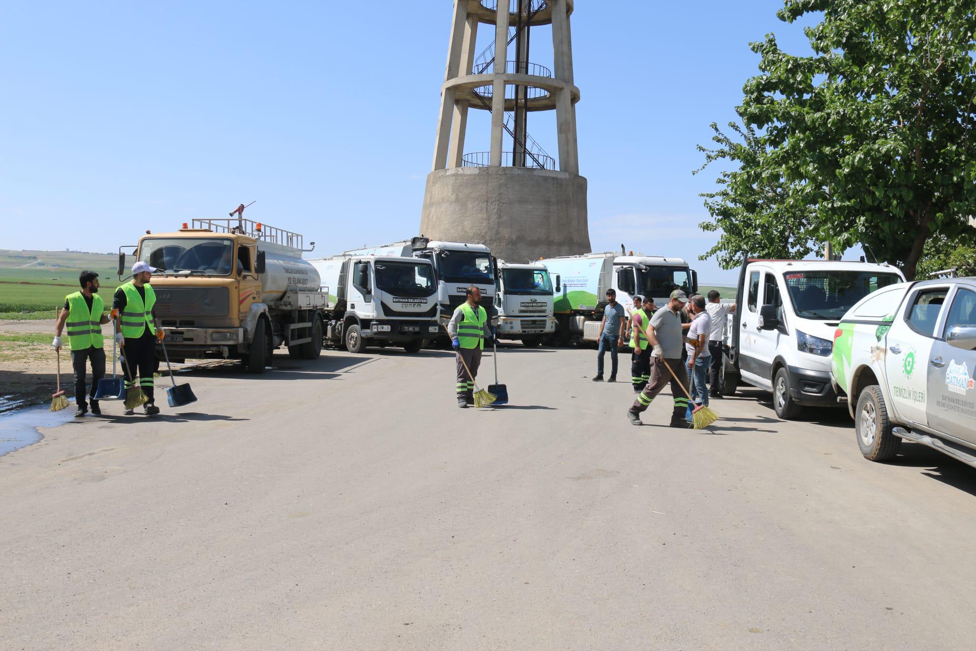 ‘Mahallemiz Tertemiz’ Kampanyası Petrolkent Mahallesi’nde