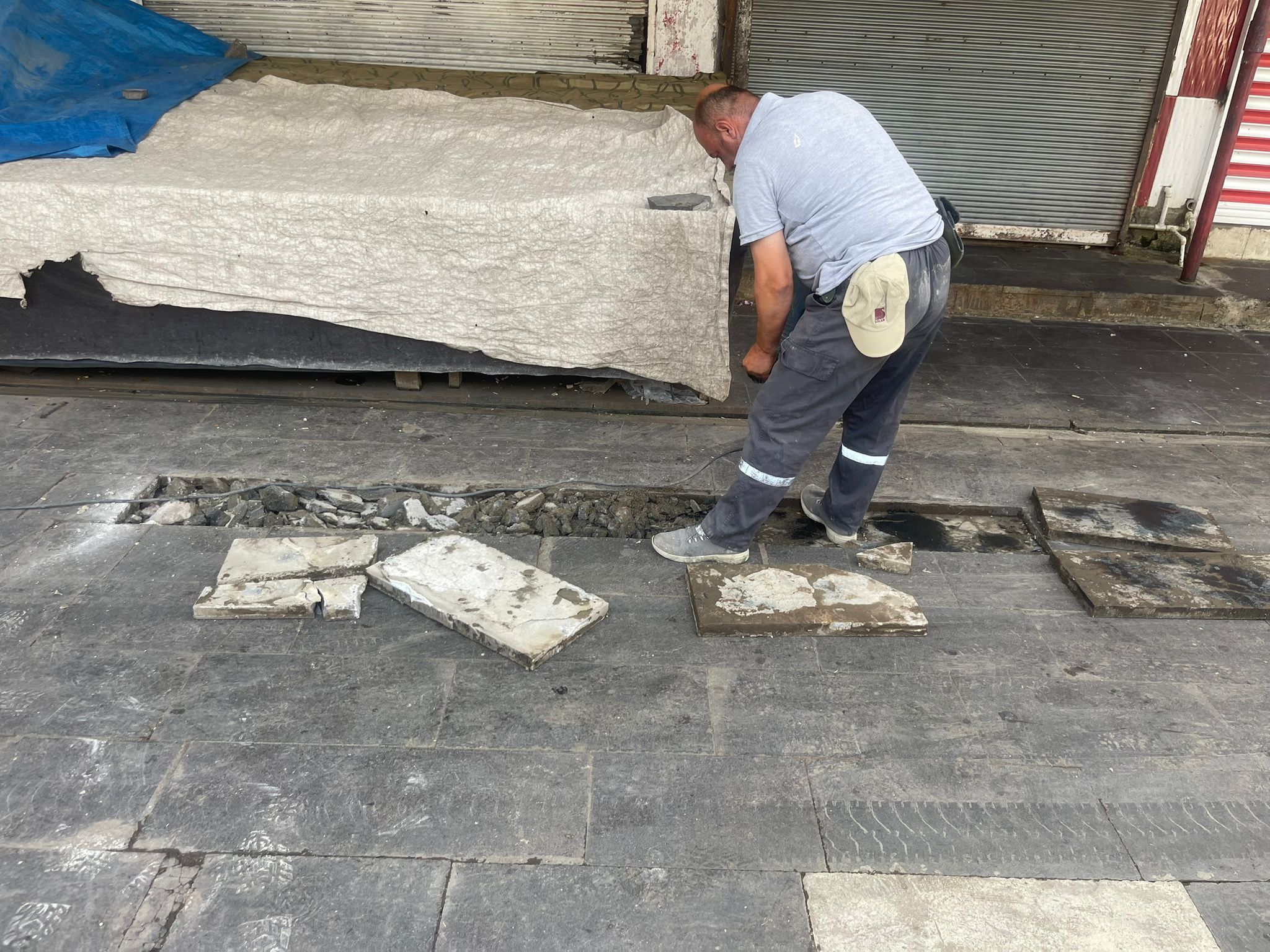 BELEDİYEDEN BAYRAMDA YOĞUN ÜSTYAPI MESAİSİ