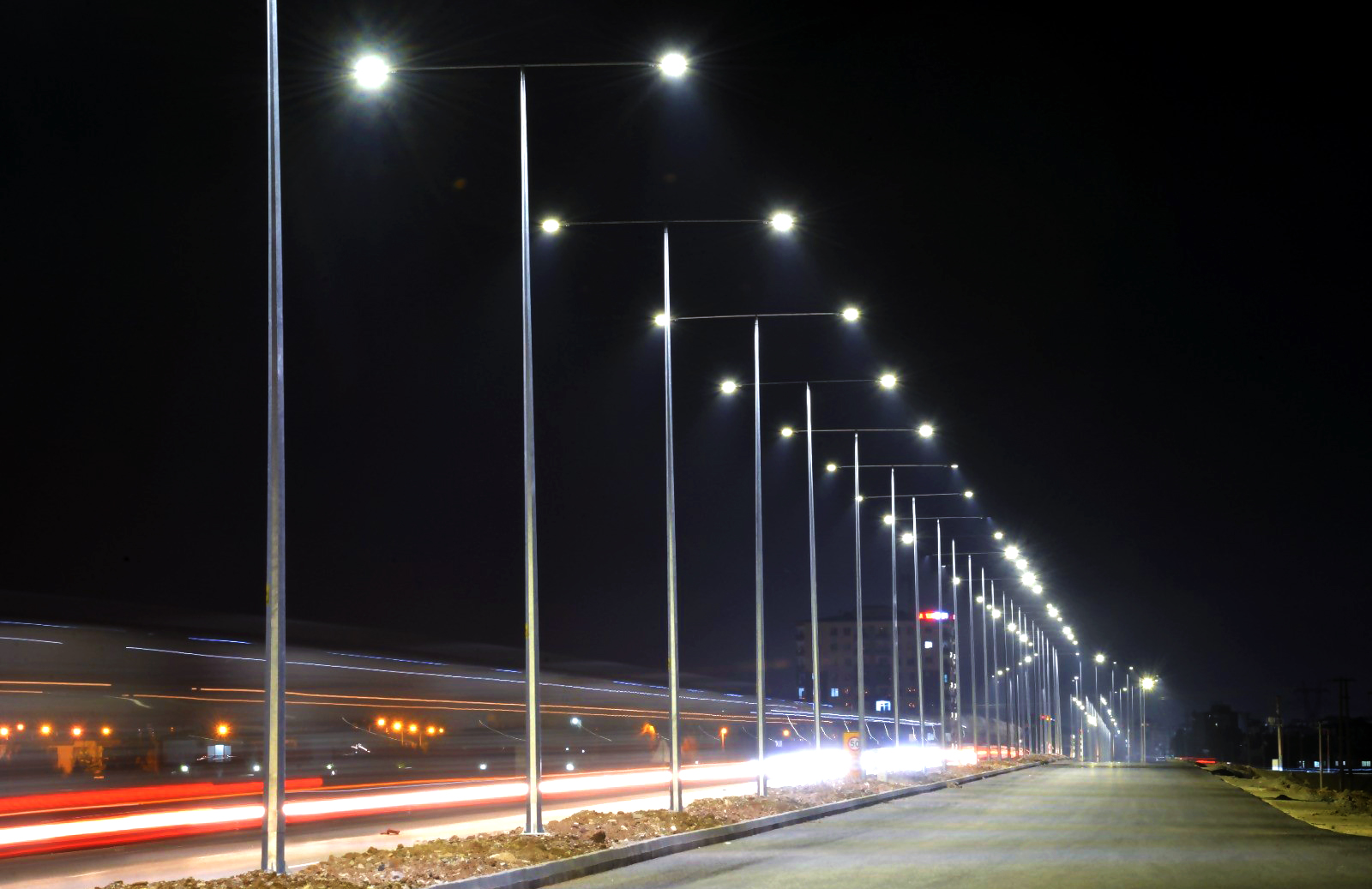 Dicle Elektrik’ten 900 Kilometrelik LED Aydınlatma Yatırımı