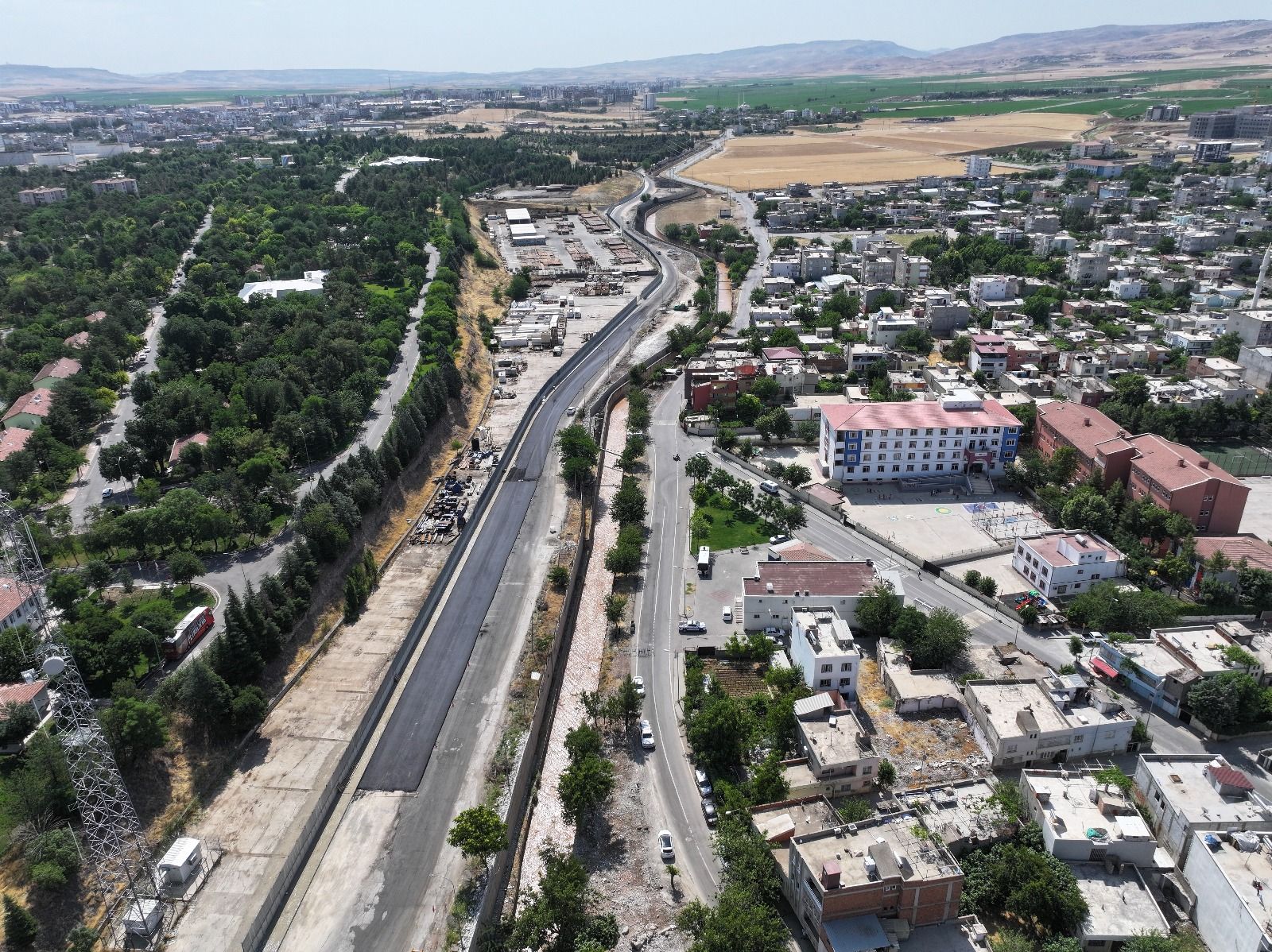 Vali Canalp: “İluh Deresi’nde Yol Güzergâhı 15 Gün İçinde Açılıyor”