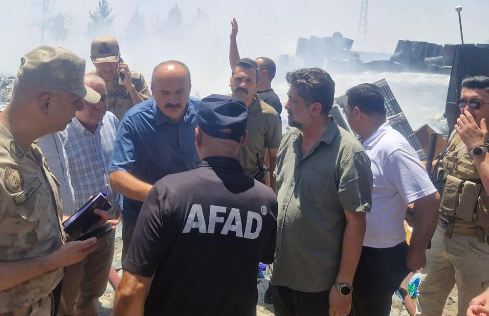 Vali Canalp, Yangın Sonrası İncelemelerde Bulundu