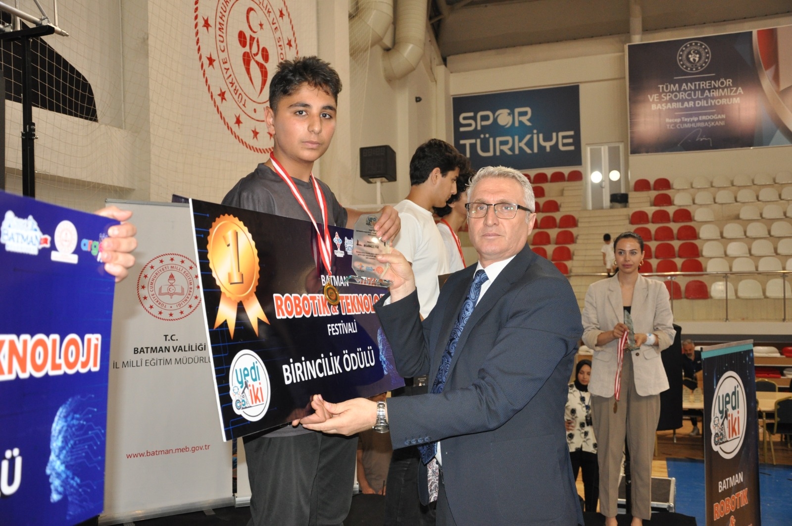 Yedi-İki Robotik Festivali Ödül Töreniyle Sona Erdi