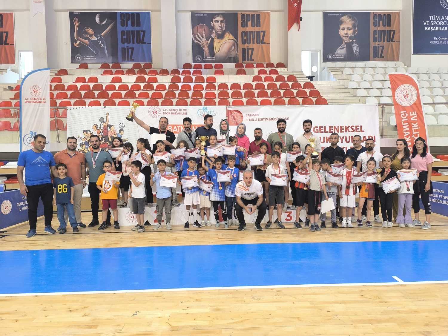 Fiziksel Etkinlik Oyunlarında 1600 Öğrenci Buluştu