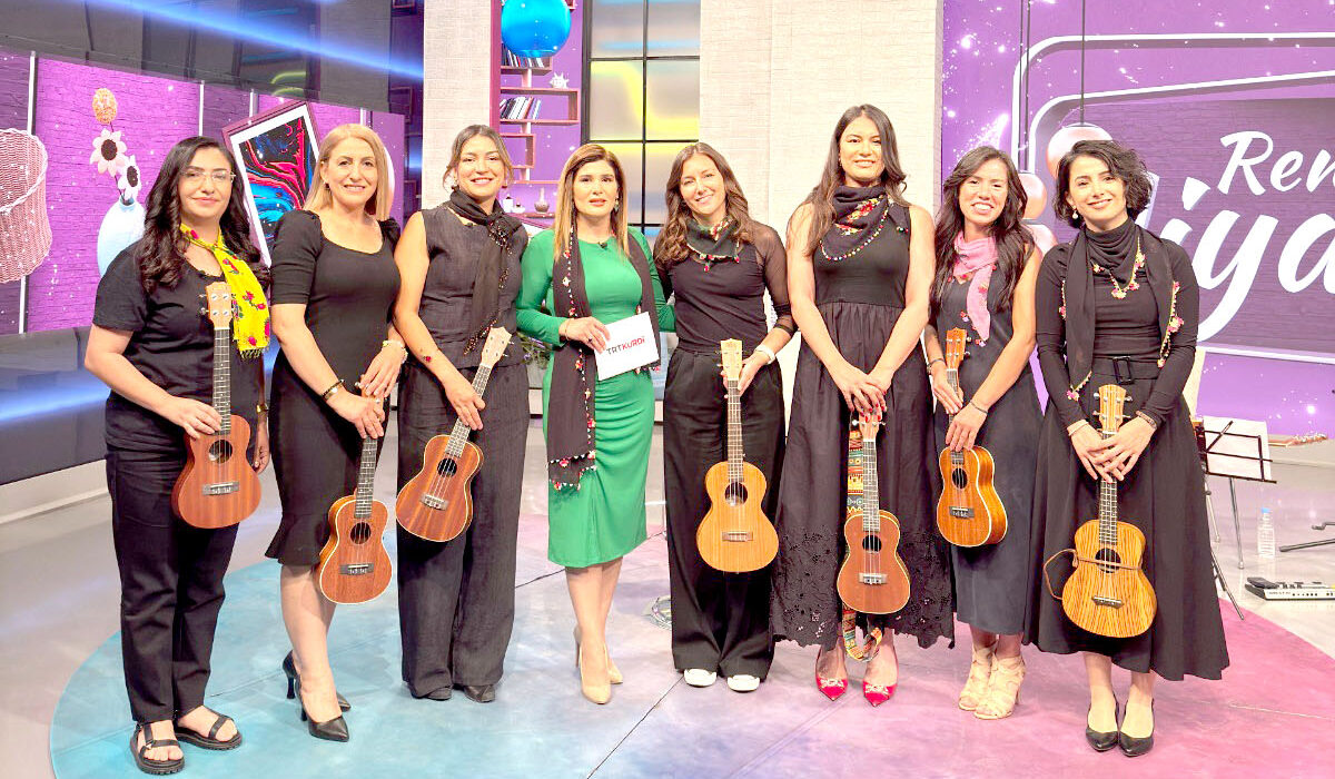 Batmanlı Öğretmenler TRT Kûrdî’de Müzikli Performans Sergiledi