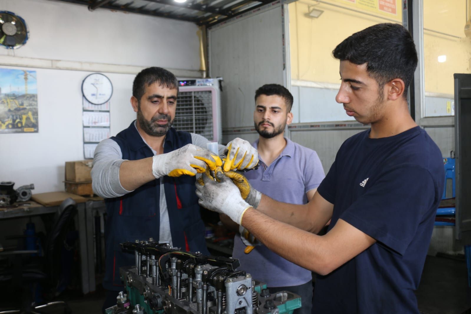 BELEDİYEDEN ÜNİVERSİTELİLERE UYGULAMALI EĞİTİM DESTEĞİ