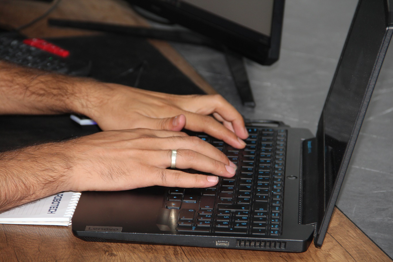 Bilişim Uzmanı Uyardı: Sosyal Medya ve Banka Kartı Dolandırıcılığına Dikkat