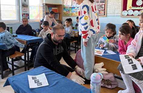 Köy Okullarında Öğrencilere Sağlık Taraması ve Eğitim