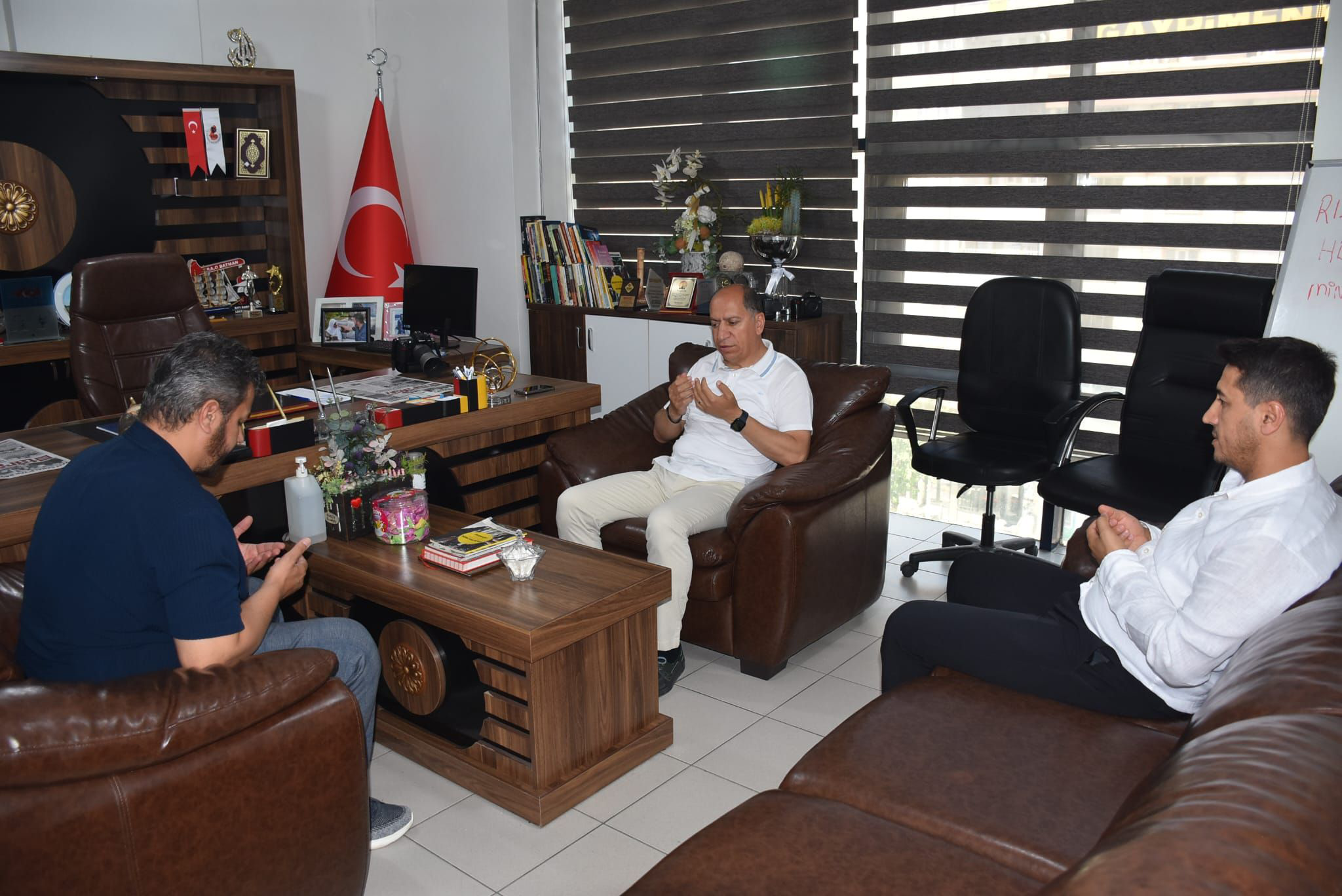 Özer’den Tarafsız Haber’e Taziye Ziyareti