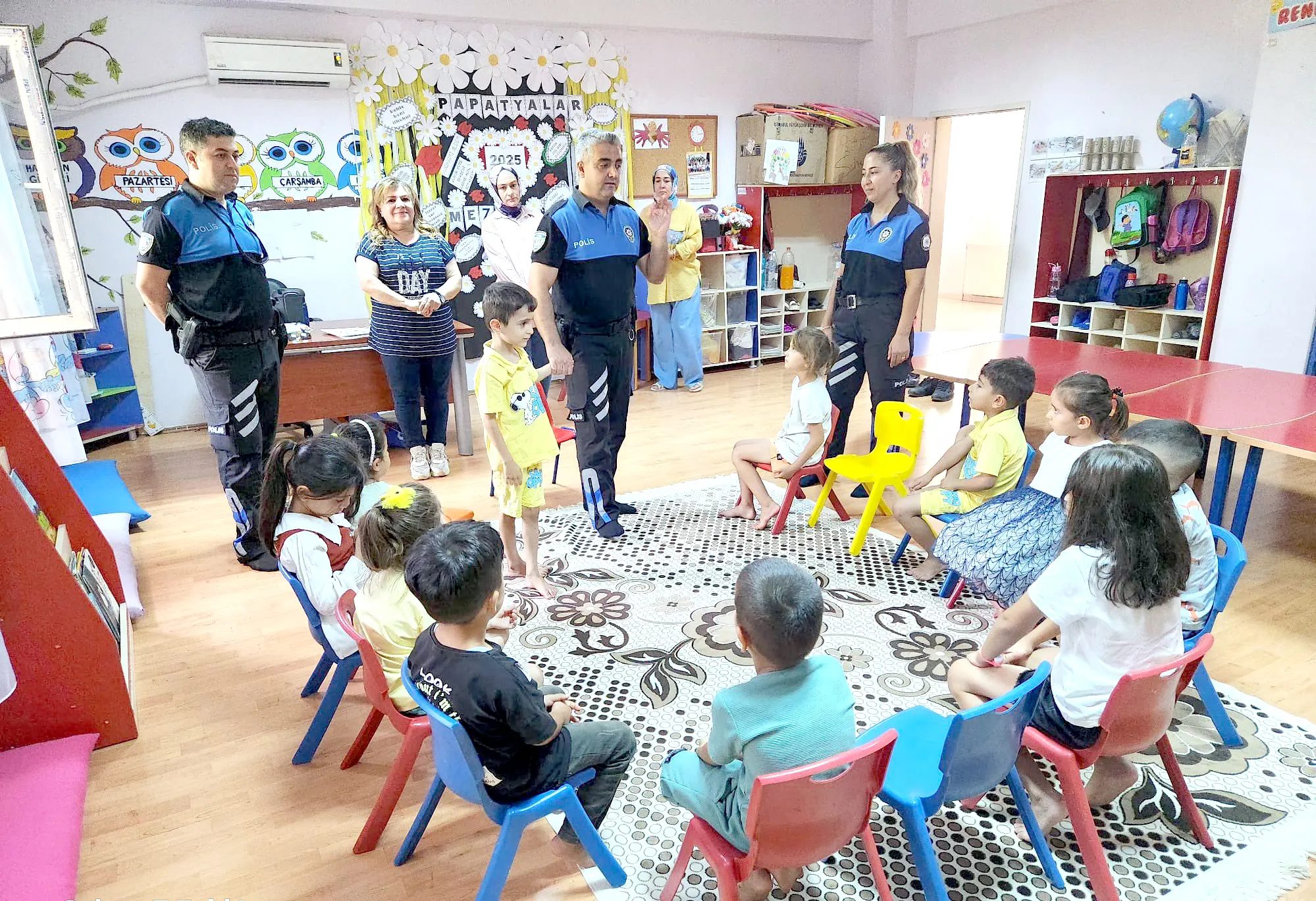 Çocuklara Güvenlik ve Trafik Eğitimi Verildi