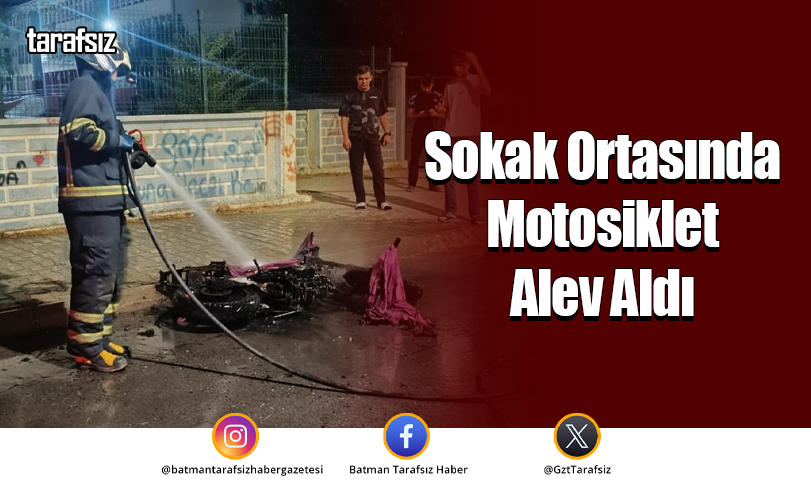 Sokak Ortasında Motosiklet Alev Aldı