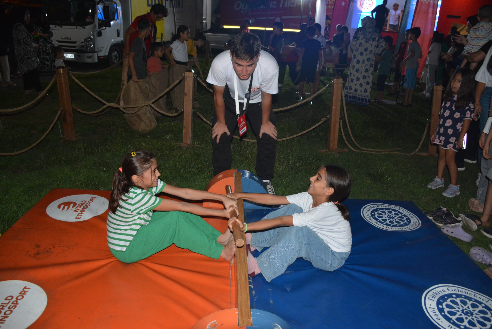 Çocuklar Millet Bahçesi’nde Eğlenceye Doydu