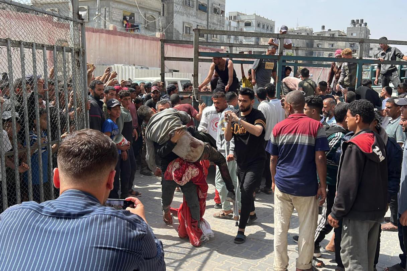 Gazze’de Hava Saldırıları Sürüyor: 33 Filistinli Hayatını Kaybetti