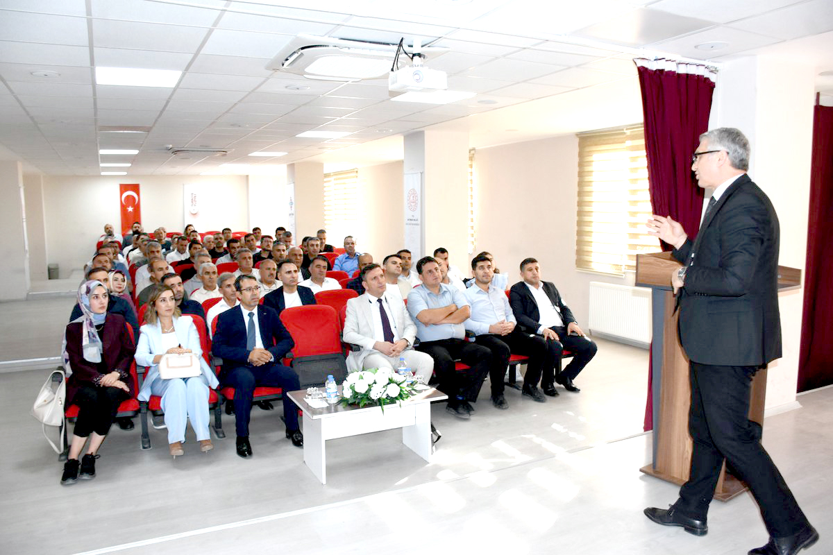 Ortaokul Müdürleriyle Değerlendirme Toplantısı Yapıldı