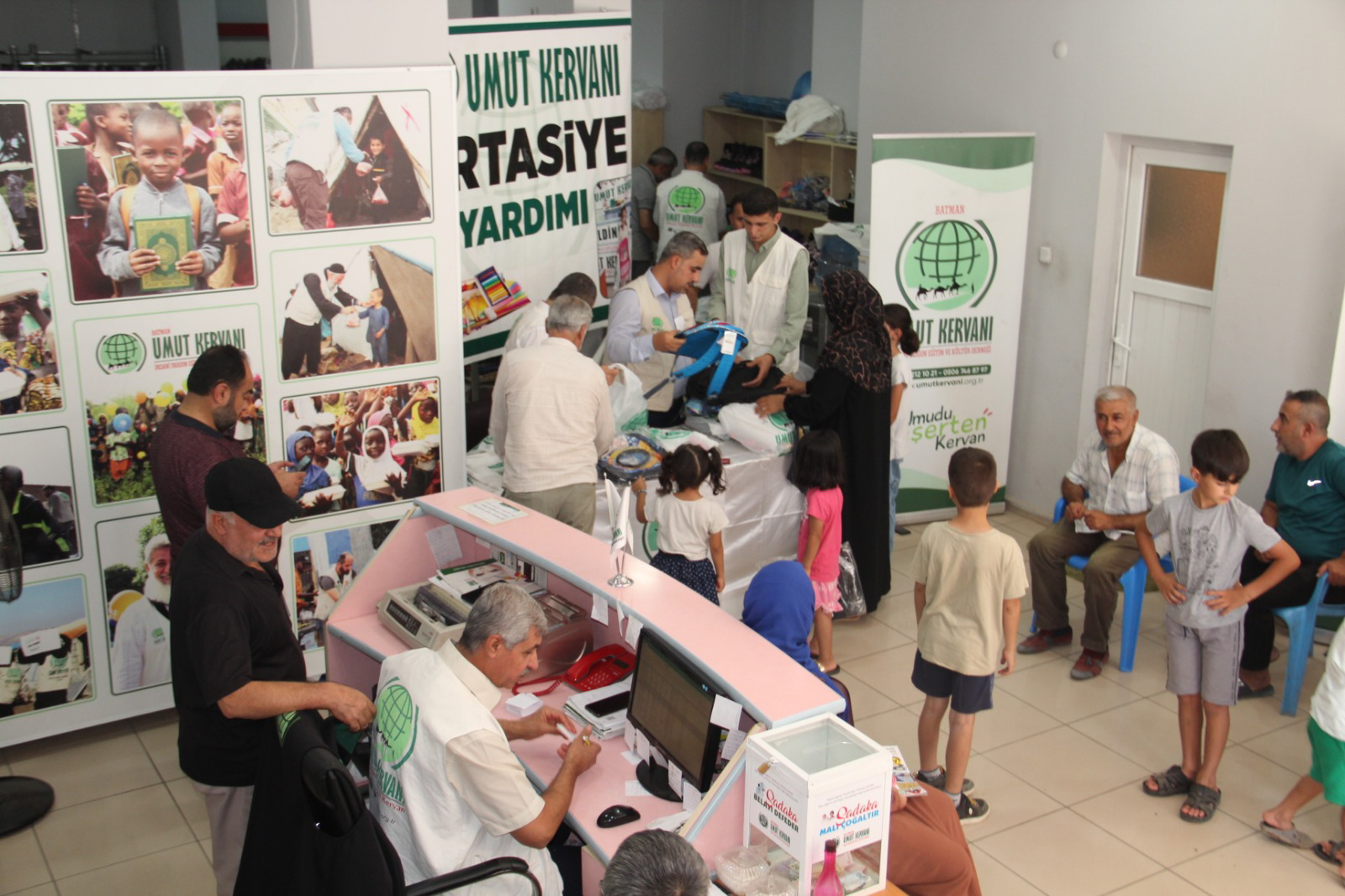 Umut Kervanı’ndan Öğrencilere Kırtasiye Yardımı