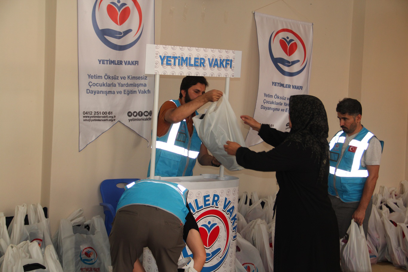 Yetimler Vakfı’ndan 165 Yetim Öğrenciye Kırtasiye Desteği