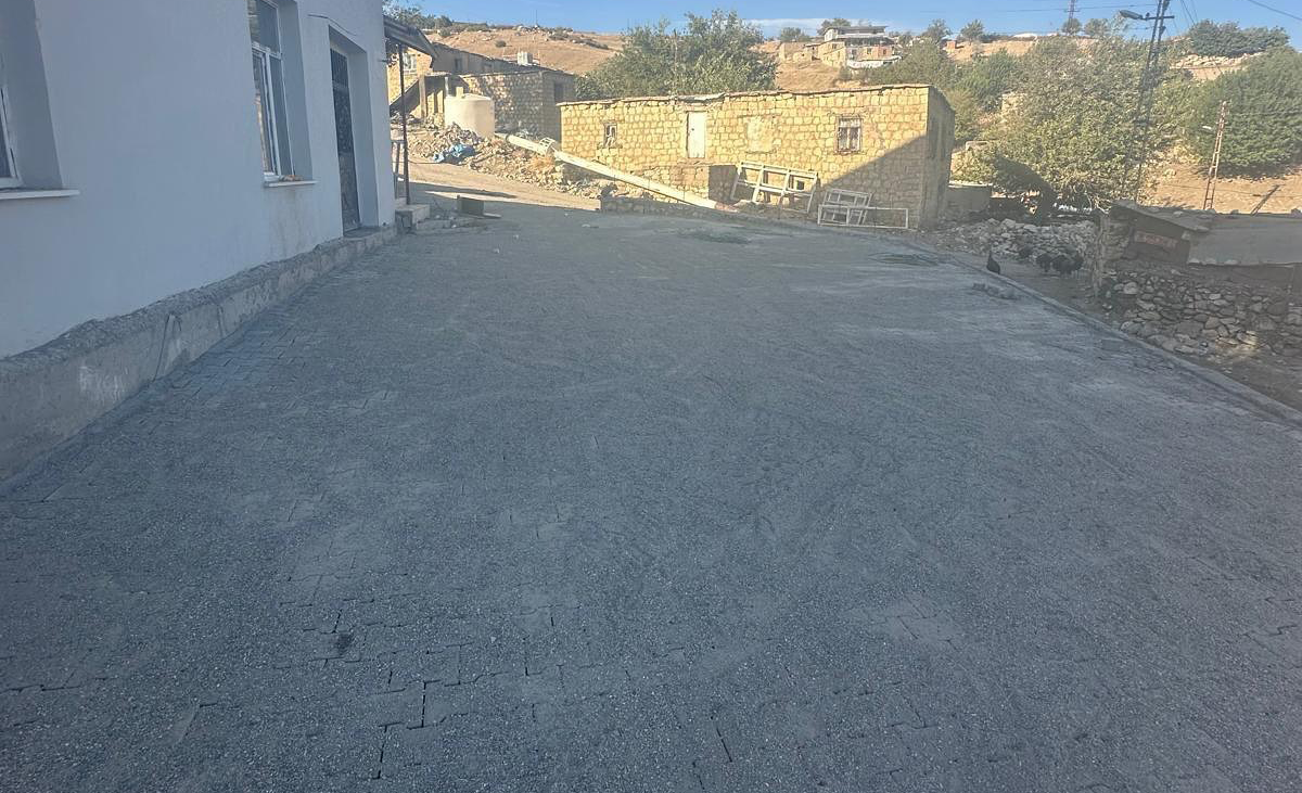 Ziyaret Köyü’nde 700 Metrekare Kilit Parke Döşendi