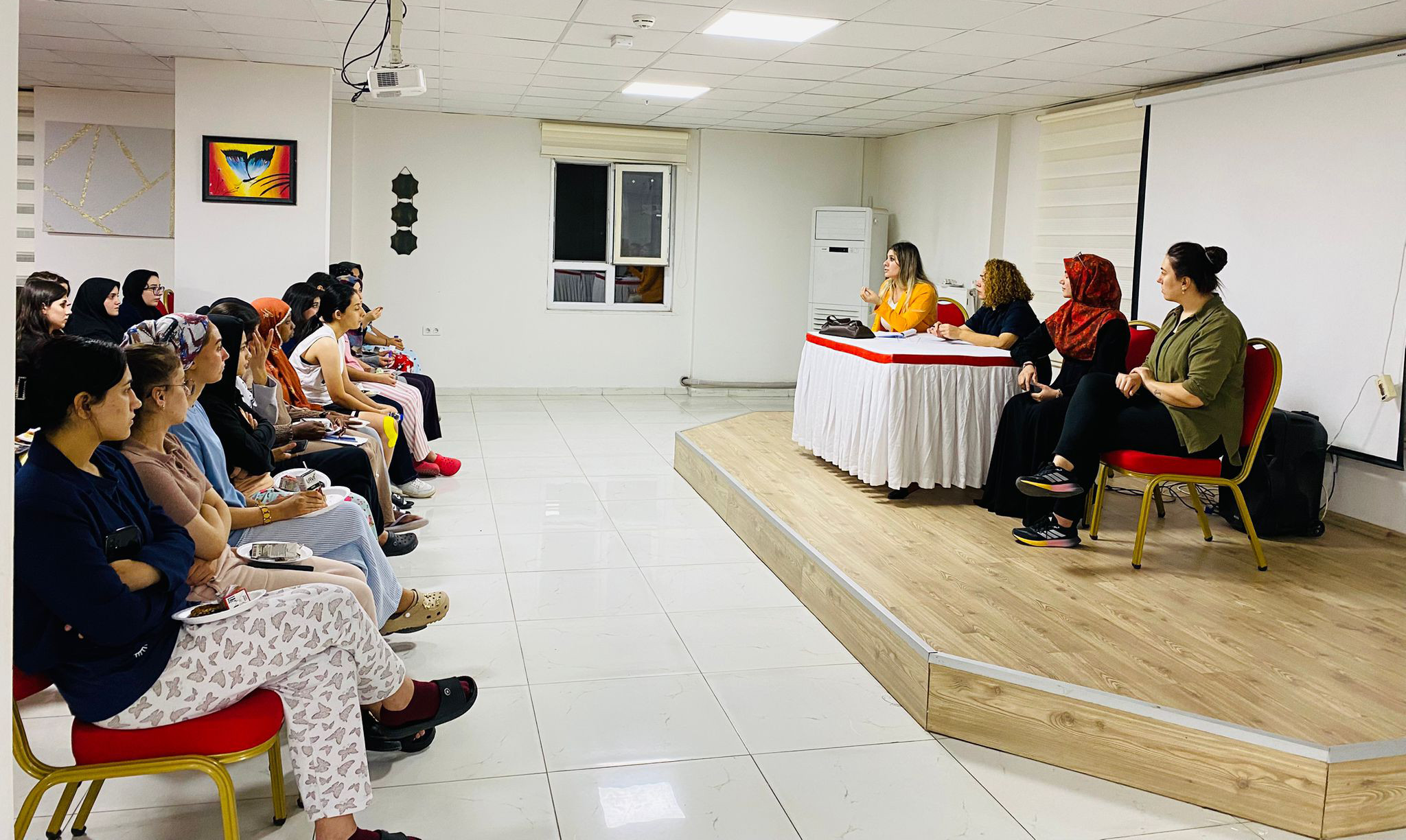 Süveybe Ana Kız Yurdunda Yeni Öğrencilere Uyum Programı