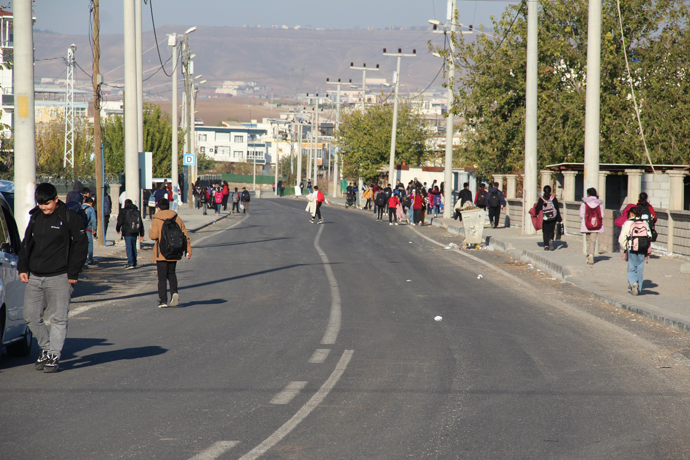 Binatlı Köyü Yolu Tehlike Saçıyor: Vatandaşlardan Tümsek ve Levha Talebi