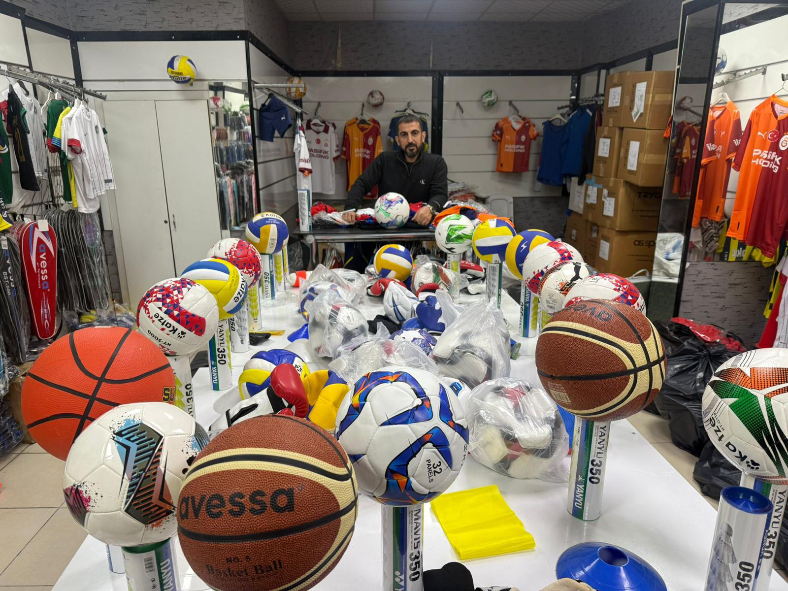 UEFA Spor Mağazası, Spor Malzemelerinin Merkezi Olmayı Sürdürüyor