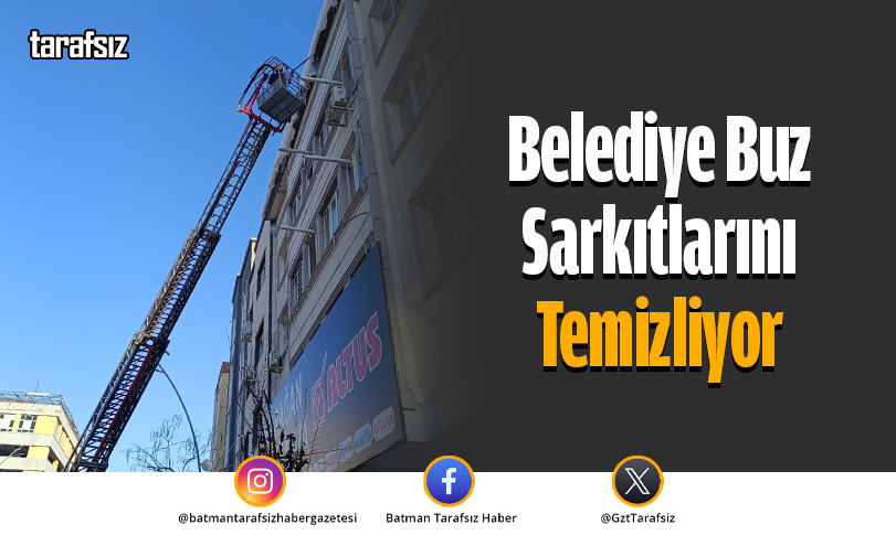 Belediye Buz Sarkıtlarını Temizliyor