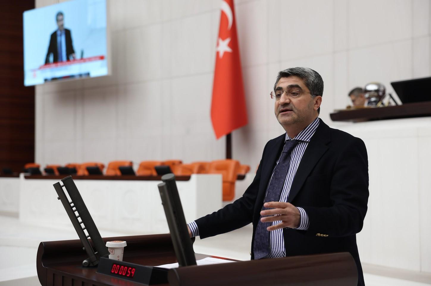 Ekmen’den Bakan Değişikliğine Sert Eleştiri