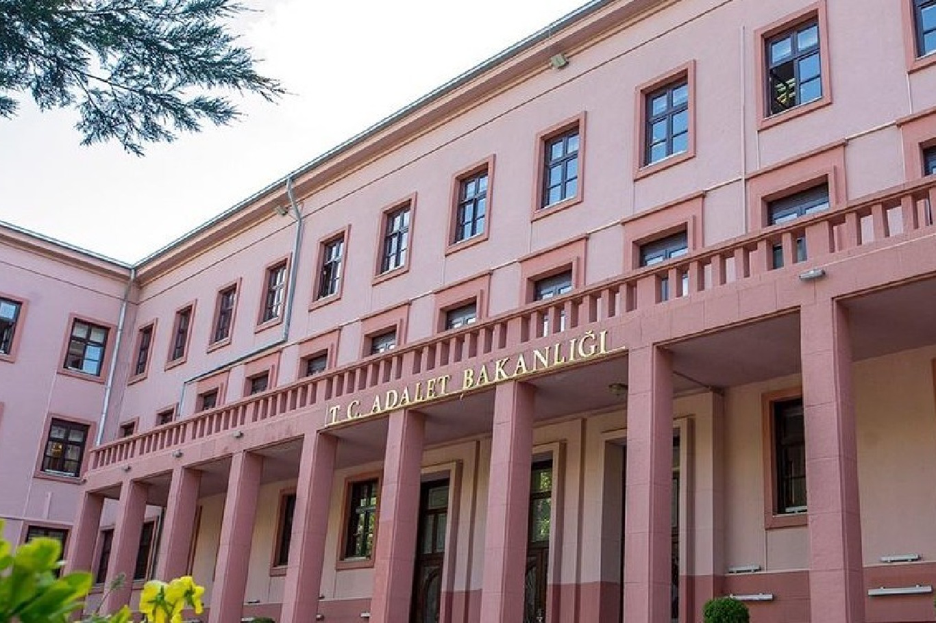 ADALET SİSTEMİNDE DEV REFORM: BAKANLIK BÜNYESİNDE 7 YENİ DAİRE BAŞKANLIĞI KURULDU!