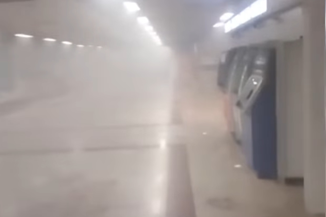 Taksim Metrosu’nda Korkutan Yangın: Cumhuriyet Tüneli Girişi Kapatıldı!
