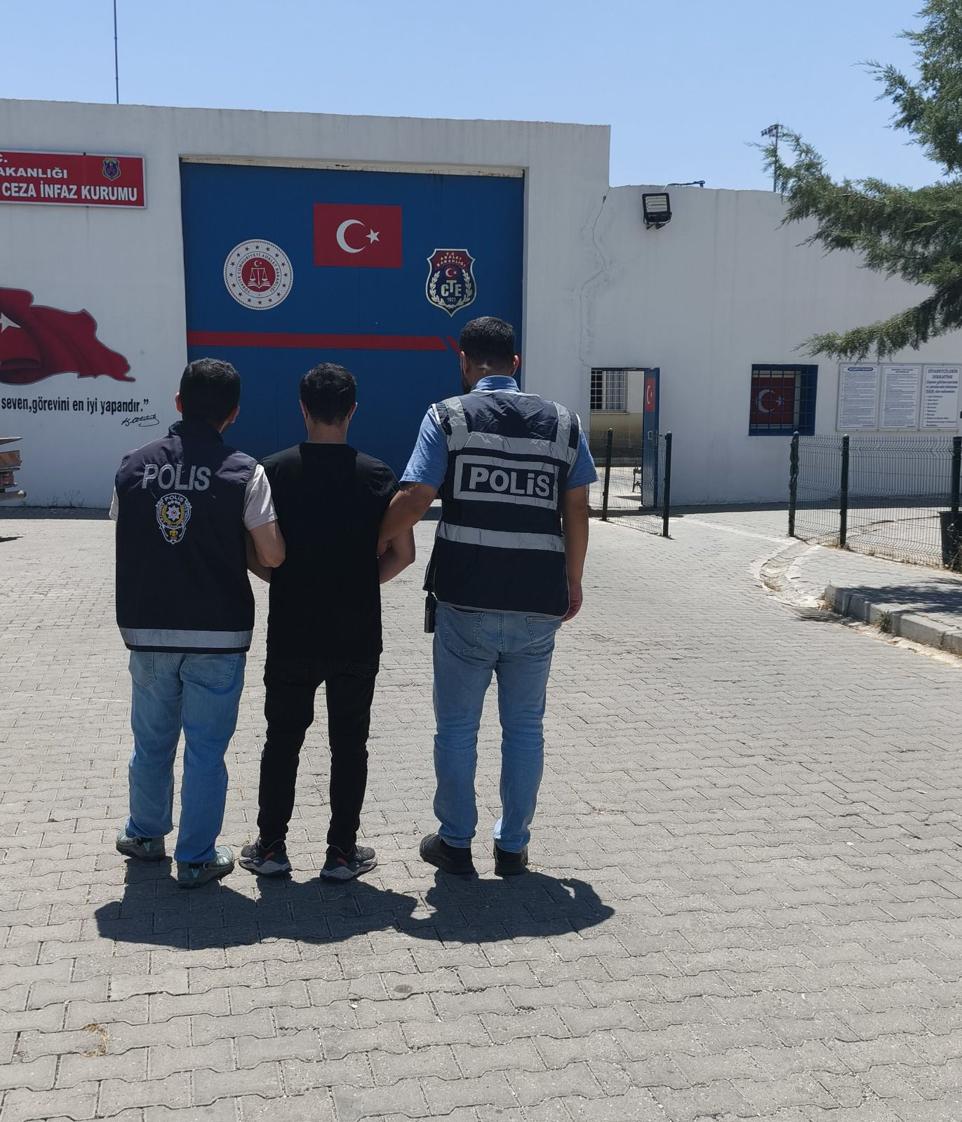 43 SUÇTAN ARANAN FİRARİ YAKALANDI