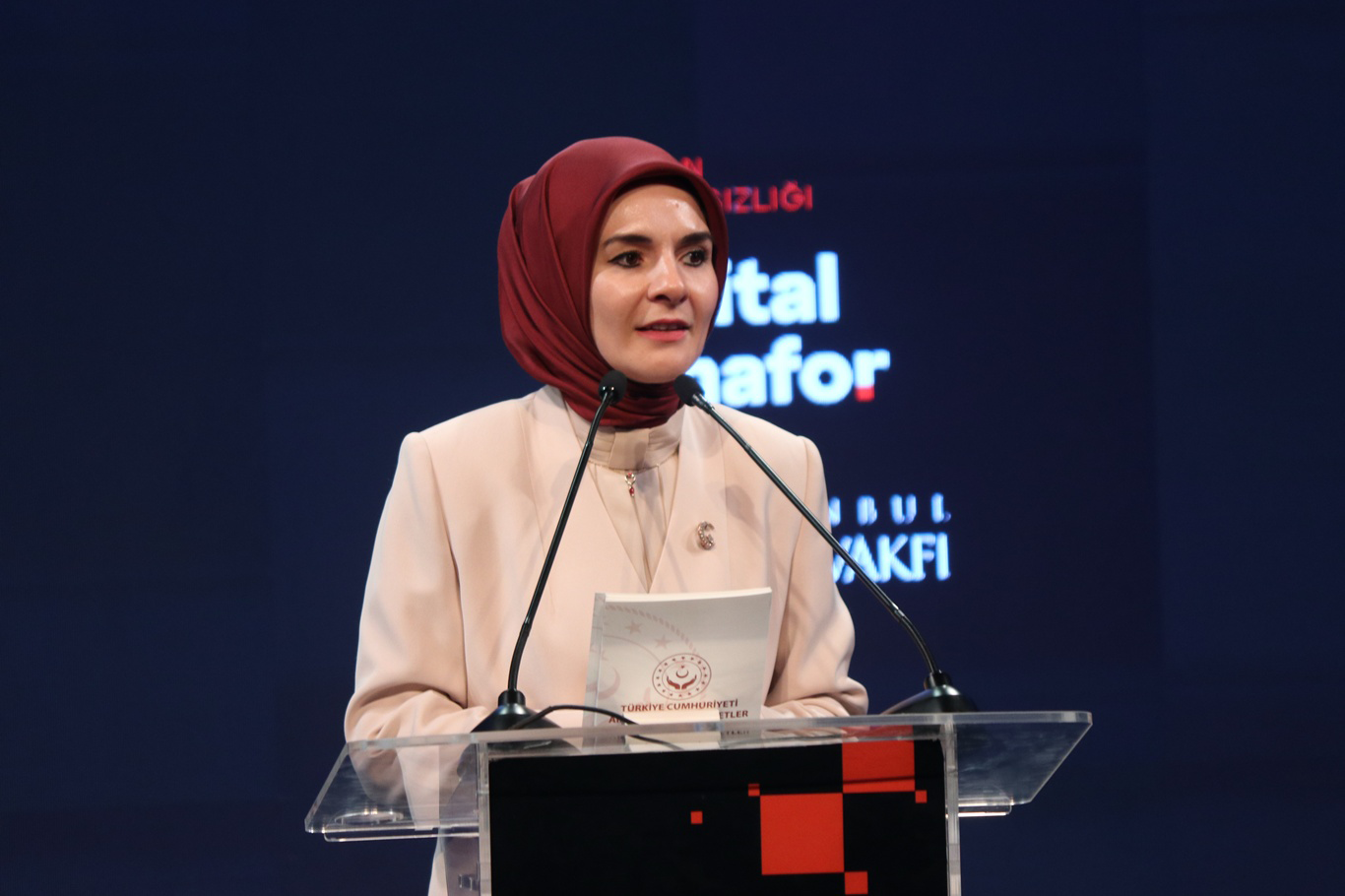 Bakan Göktaş’tan Tarihi Uyarı: Evlatlarımızı Algoritmaların İnsafına Bırakamayız!